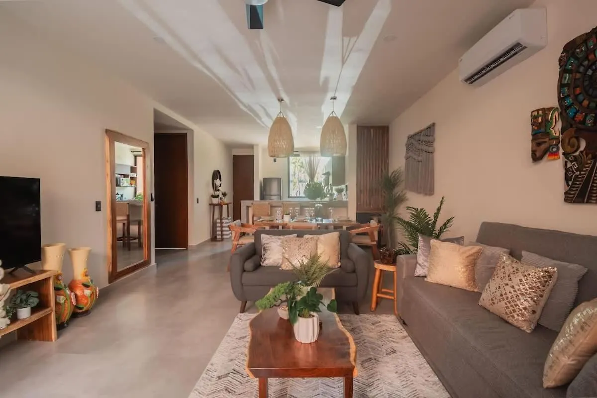Stylish Duplex Lower Level 2-Br Wifi Pool Gym Tulum
