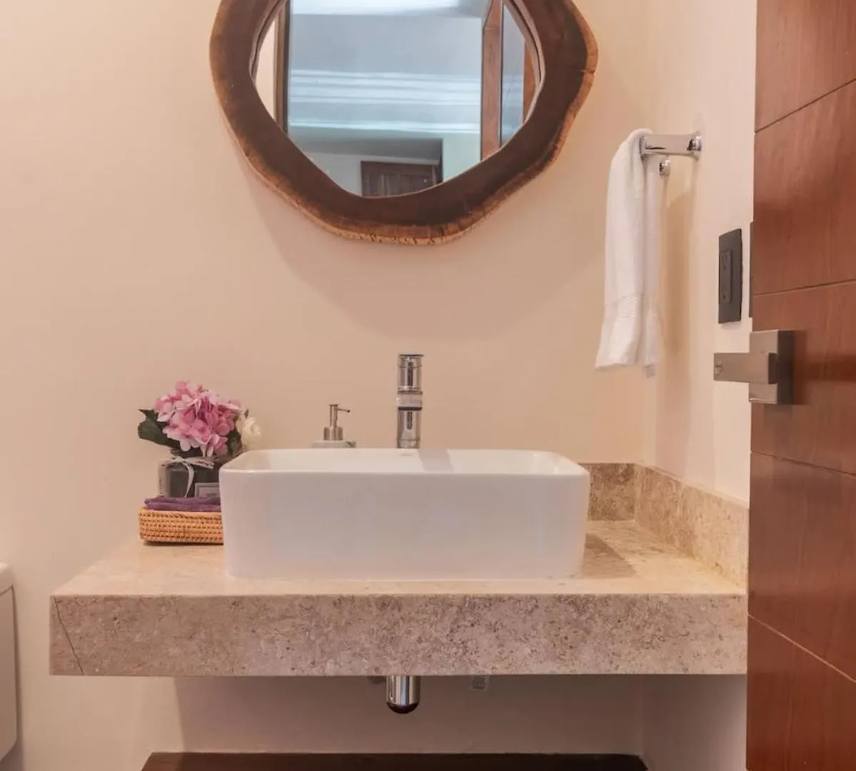 Apartment Stylish Duplex Lower Level 2-Br Wifi Pool Gym Tulum Mexico